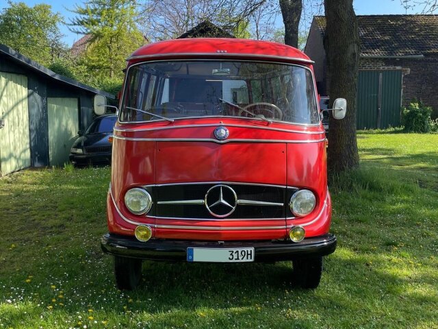 Mercedes-Benz 319