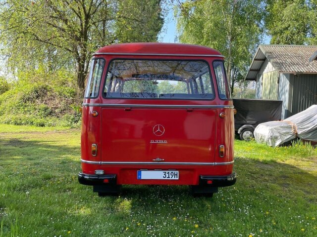 Mercedes-Benz 319