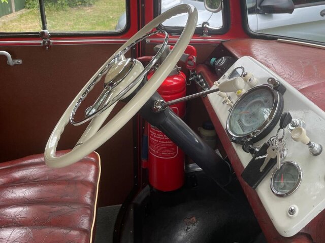 Mercedes-Benz 319