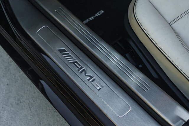 Mercedes-Benz SLS