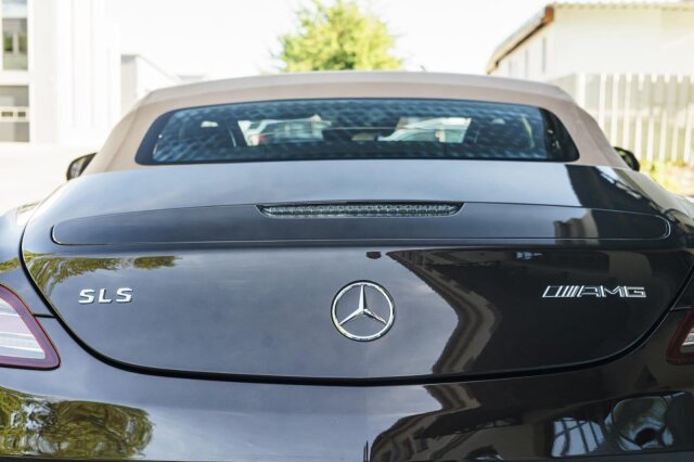 Mercedes-Benz SLS