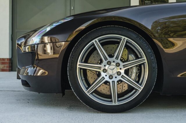 Mercedes-Benz SLS