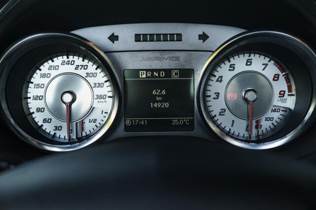 Mercedes-Benz SLS