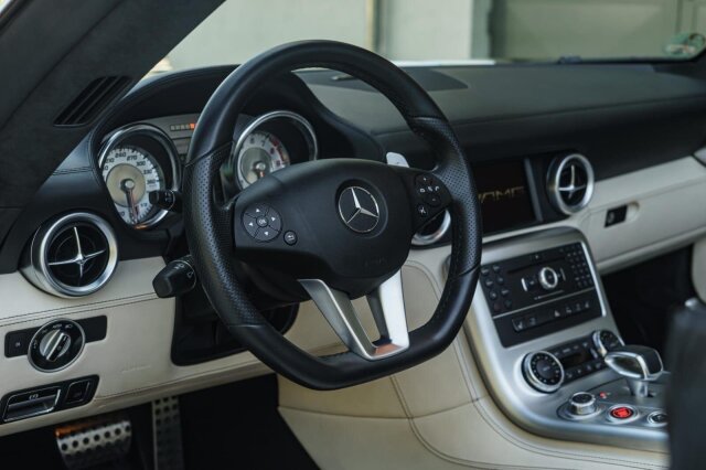 Mercedes-Benz SLS