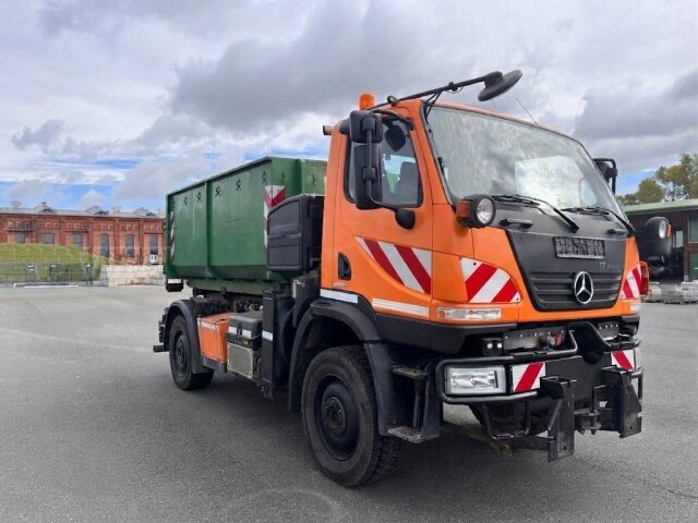 Unimog U
