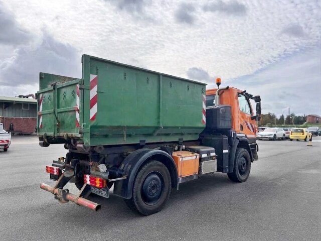Unimog U