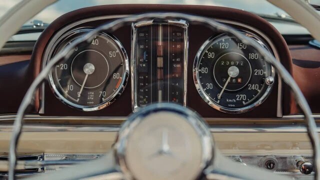 Mercedes-Benz 300