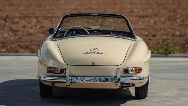 Mercedes-Benz 300