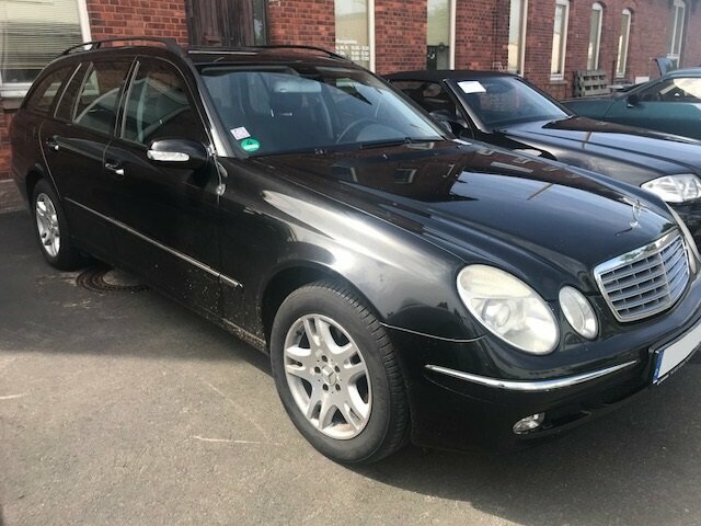 Mercedes-Benz E 220