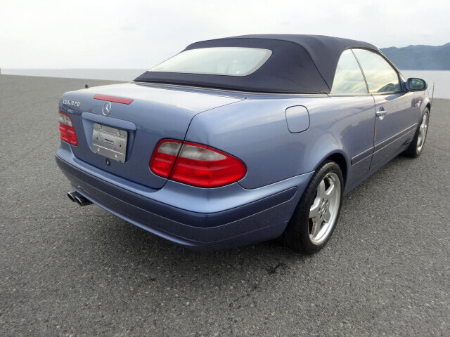 Mercedes-Benz CLK 320