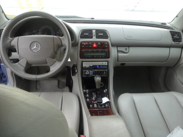 Mercedes-Benz CLK 320