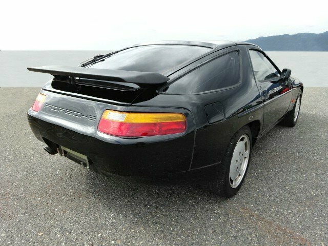 Porsche 928
