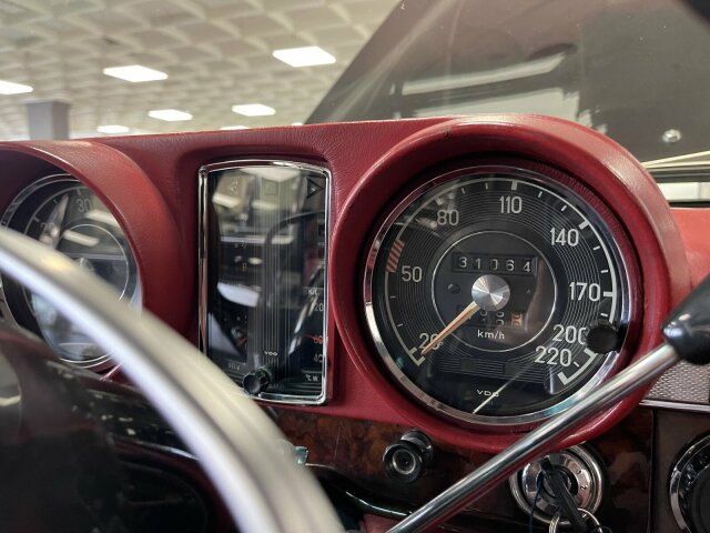 Mercedes-Benz 600