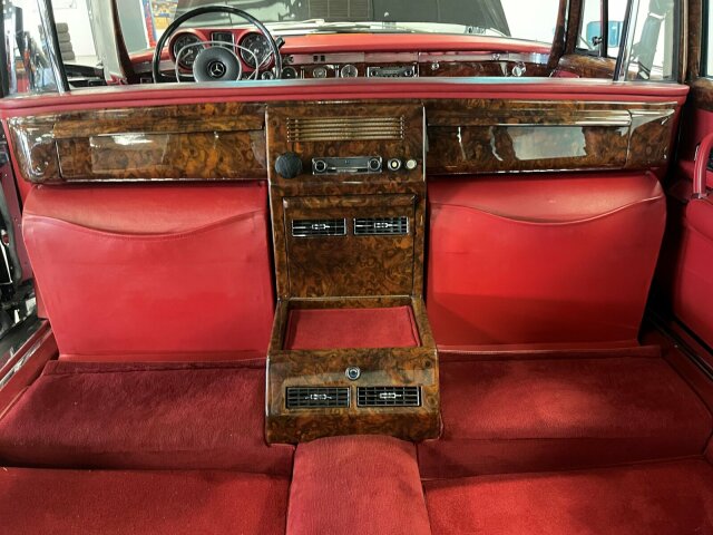 Mercedes-Benz 600