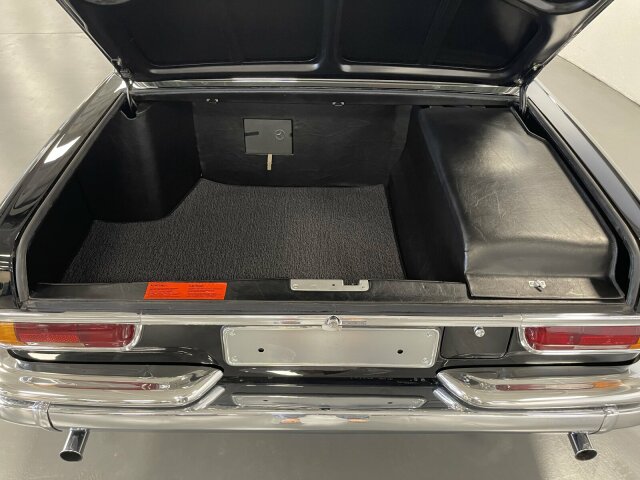Mercedes-Benz 600