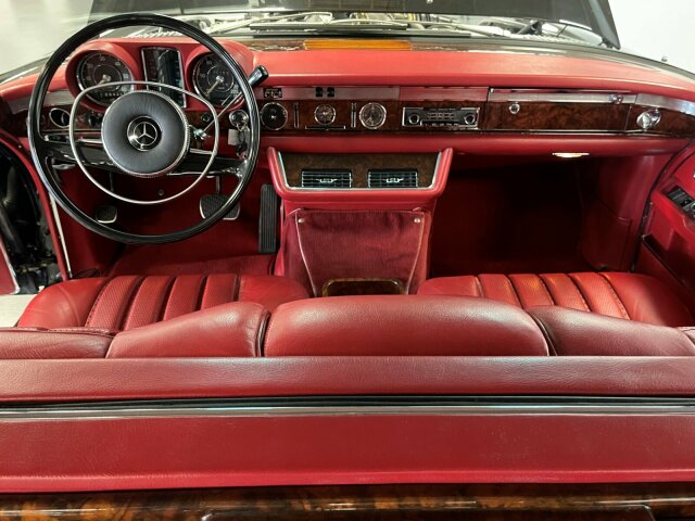 Mercedes-Benz 600