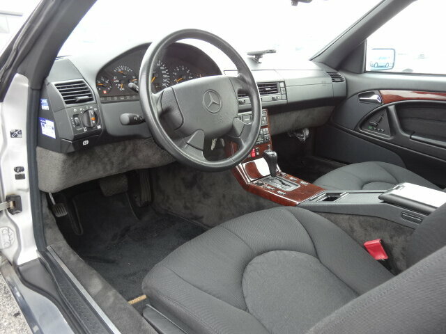 Mercedes-Benz SL 320