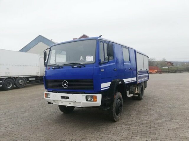 Mercedes-Benz917 AF 4x4 Doka