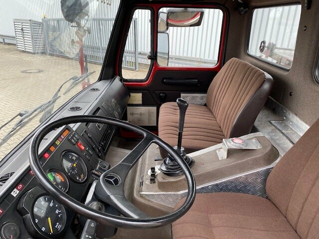 DAIMLER-BENZ -