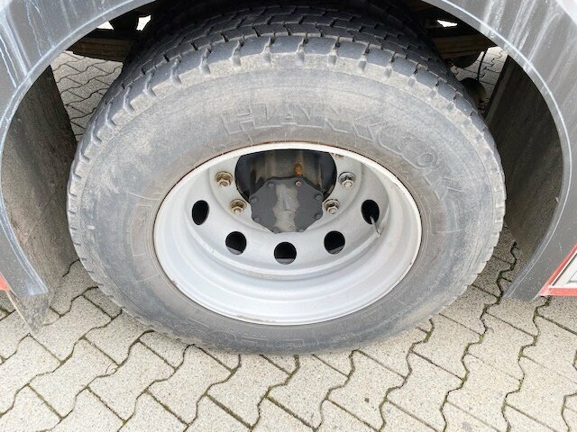 DAIMLER-BENZ -