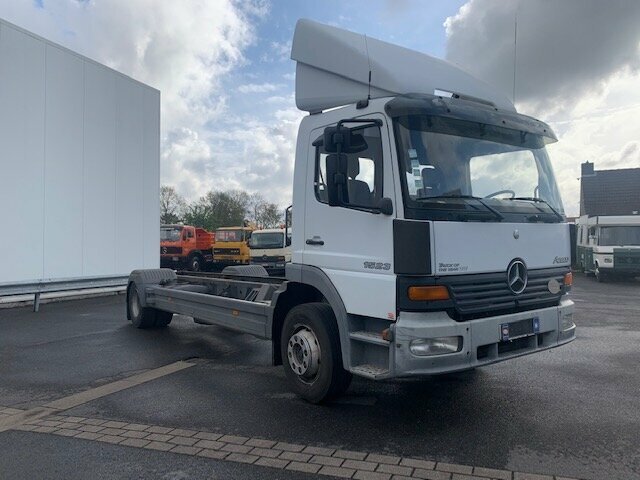 MERCEDES-BENZ Atego
