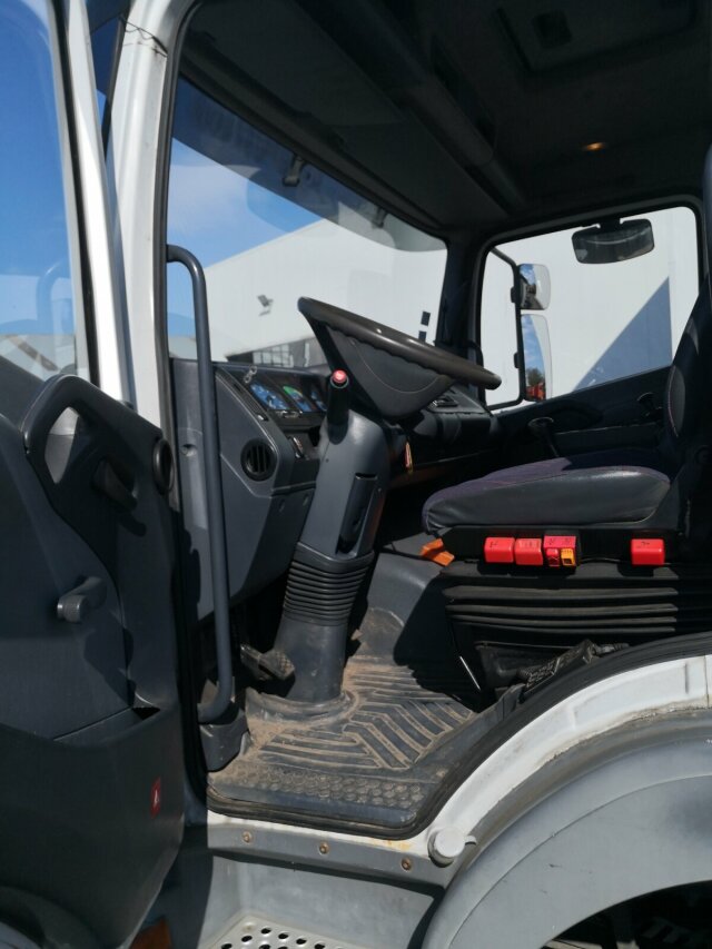 MERCEDES-BENZ Atego