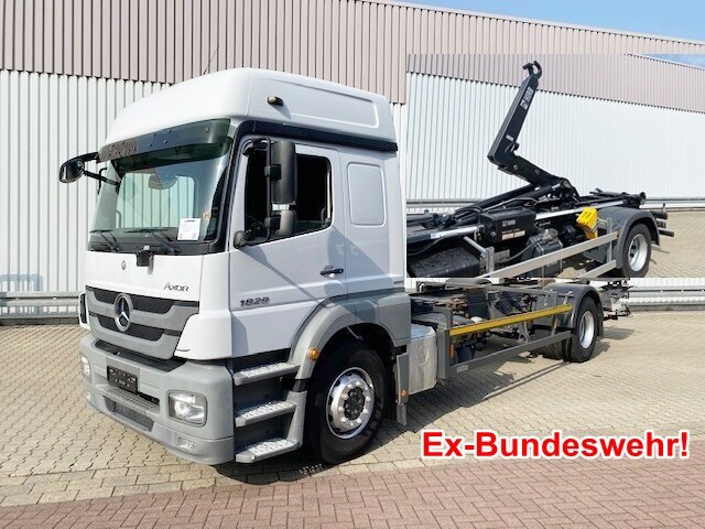 Mercedes-BenzAxor