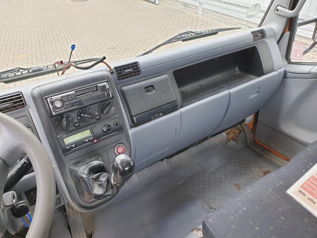 MITSUBISHI Canter