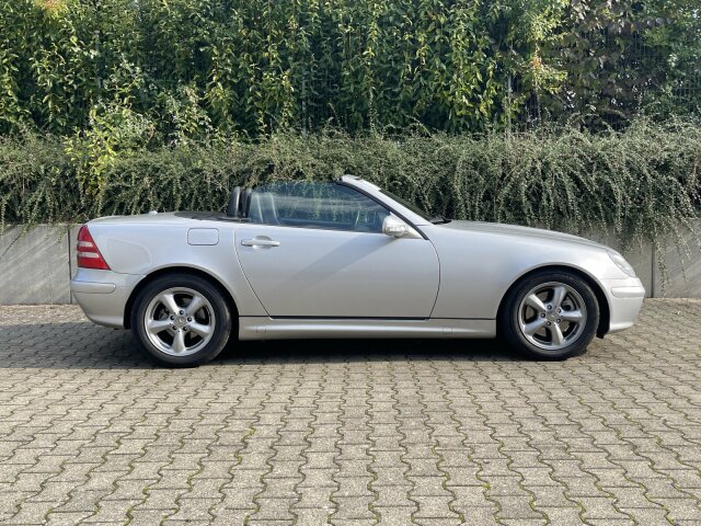 Mercedes-BenzSLK 320