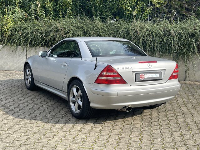 MERCEDES-BENZ SLK 320