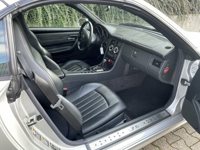 MERCEDES-BENZ SLK 320