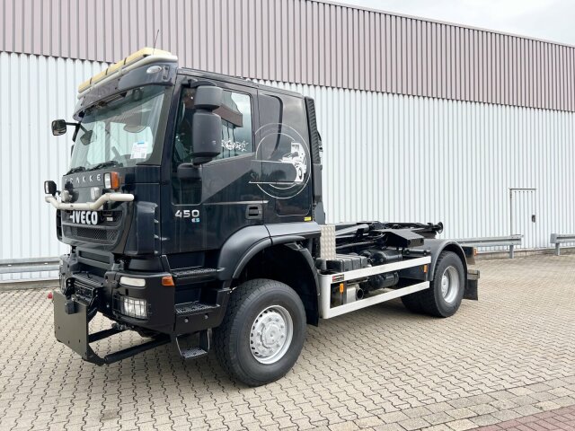 IVECO-MAGIRUS Trakker