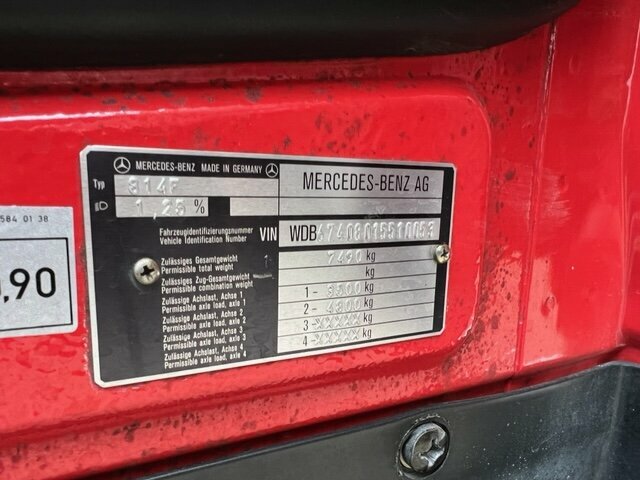 DAIMLER-BENZ -