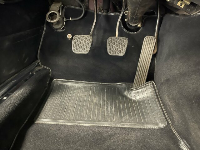 MERCEDES-BENZ 220