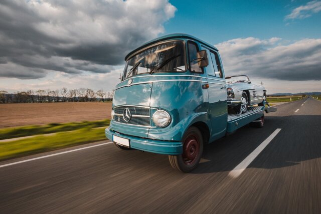 MERCEDES-BENZ