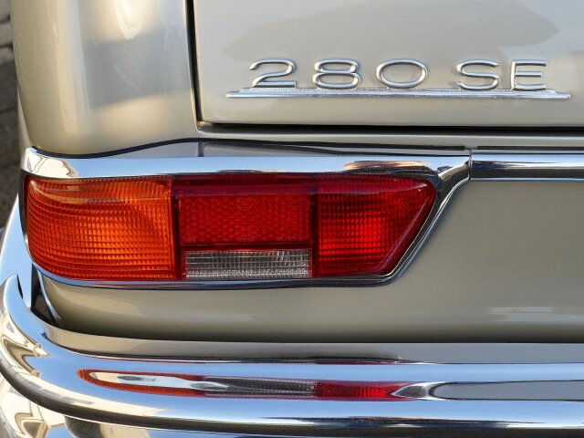 MERCEDES-BENZ 280