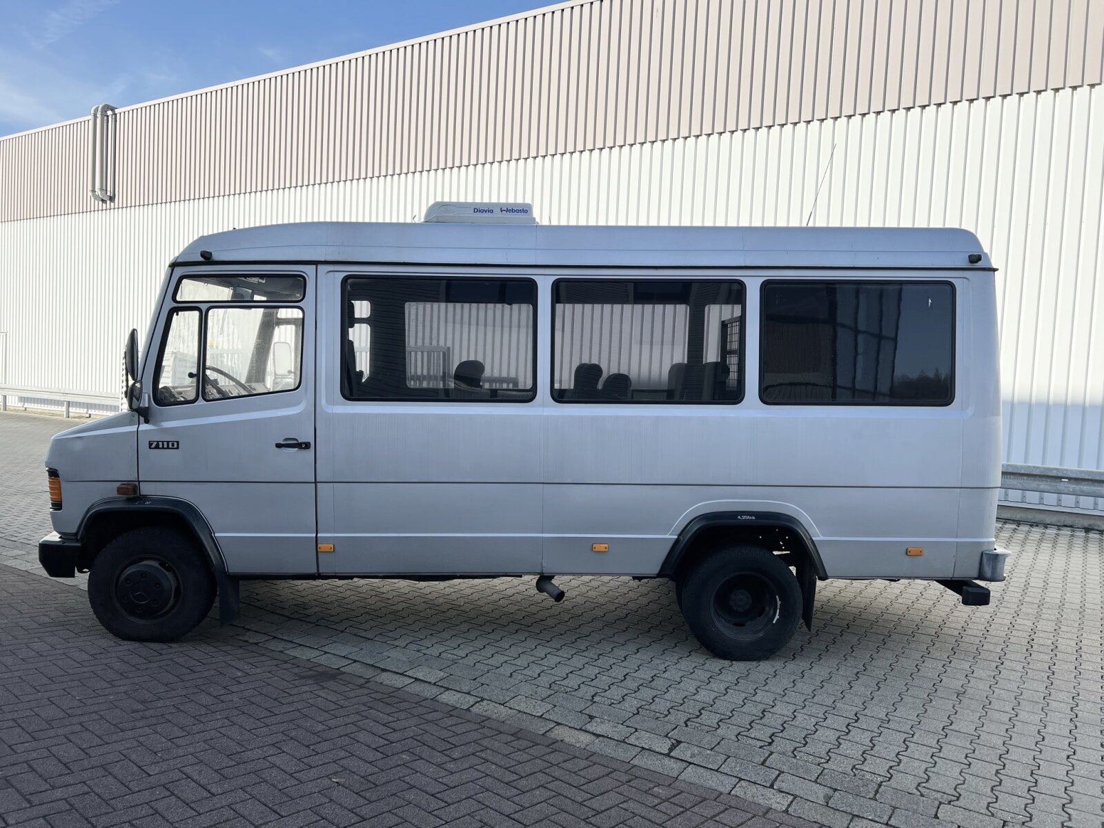 Mercedes 711 D Technische Daten